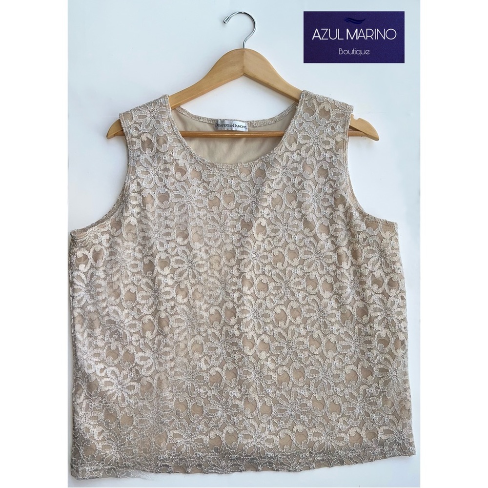 Draper’s & Damons — Women’s golden floral lace blouse • Blusa con encaje •